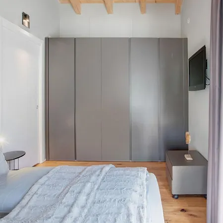Chalet Spark E